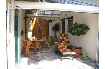 Germania Privát Grassau, Esterno